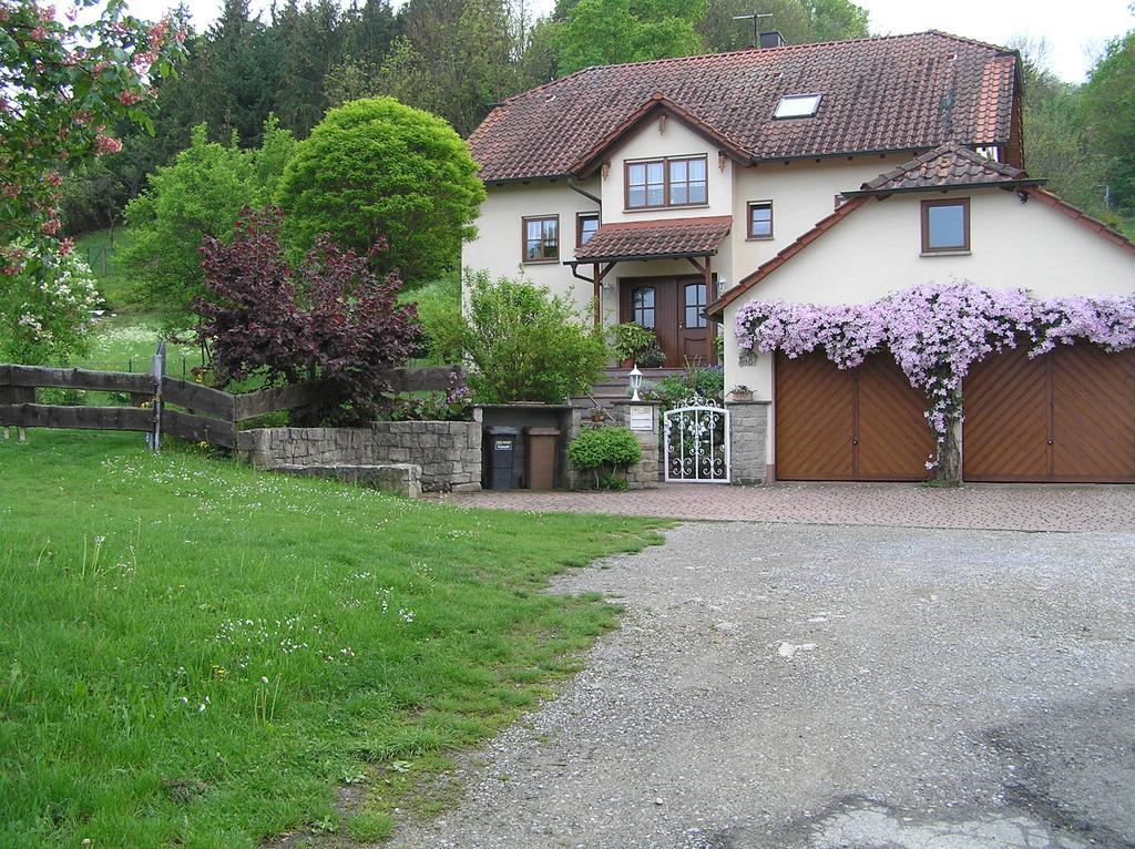 Ferienwohnung Am Alten Berg Ochsenfurt Exterior photo